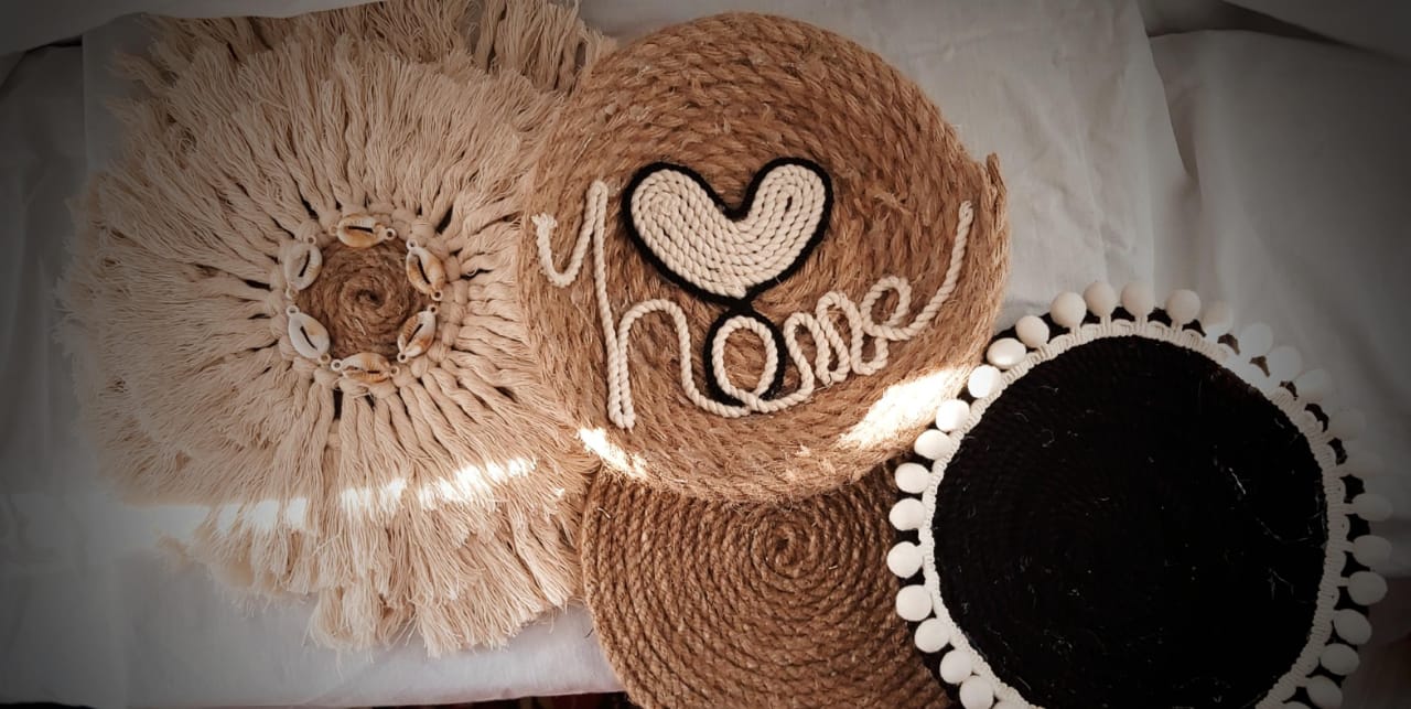 Round Shaped Home Wall Hangings Set