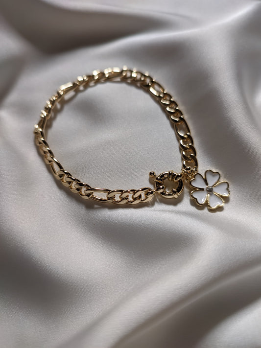Gourmet Bracelet with a Soft Flower